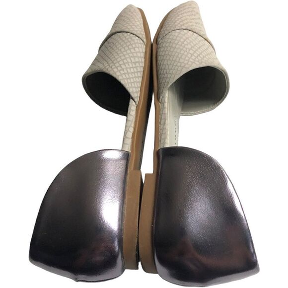 CHINESE LAUNDRY Light Gray Snake Pattern Pointed Flats - Picture 6 of 11